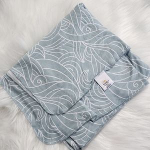 Waves baby swaddle